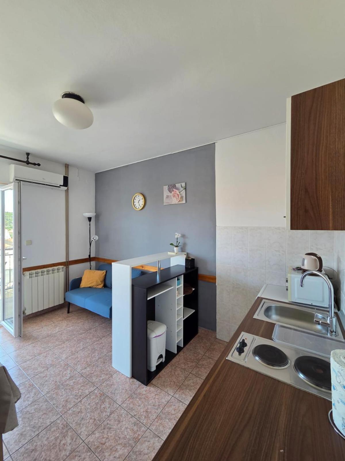Apartmani Vini Đảo Hvar Phòng bức ảnh