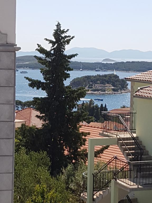 Apartmani Vini Đảo Hvar Ngoại thất bức ảnh