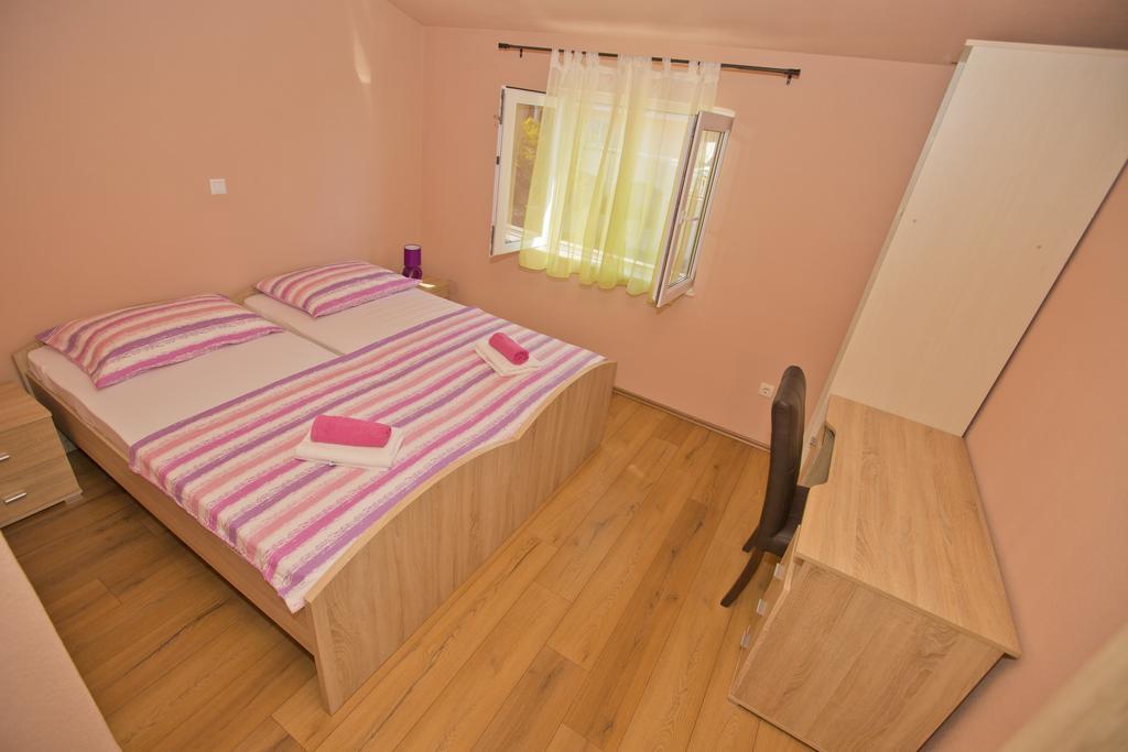 Apartmani Vini Đảo Hvar Ngoại thất bức ảnh